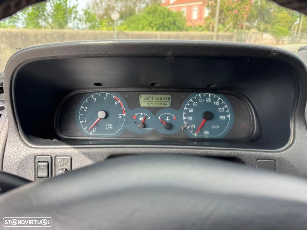 Nissan Terrano - 12