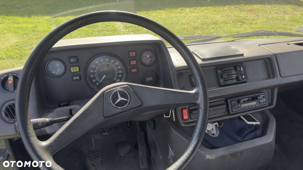 Mercedes-Benz 410 - 7