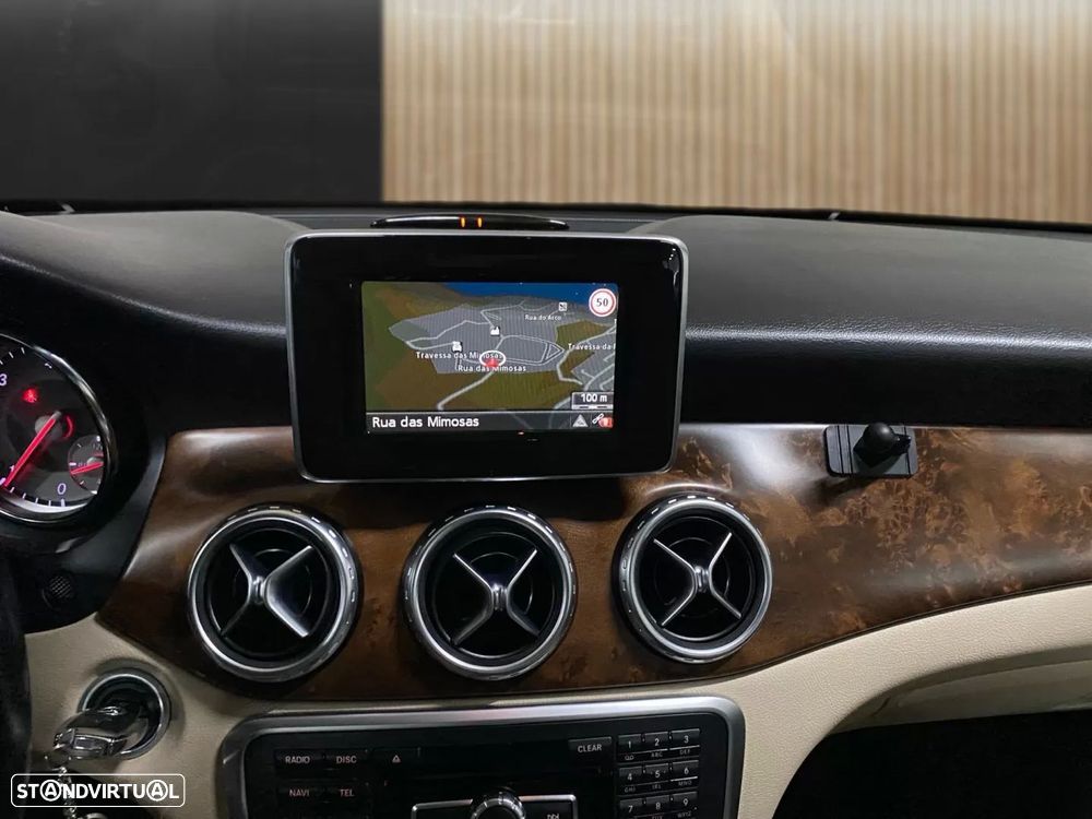 Mercedes-Benz GLA 180 (CDI) d Urban - 12