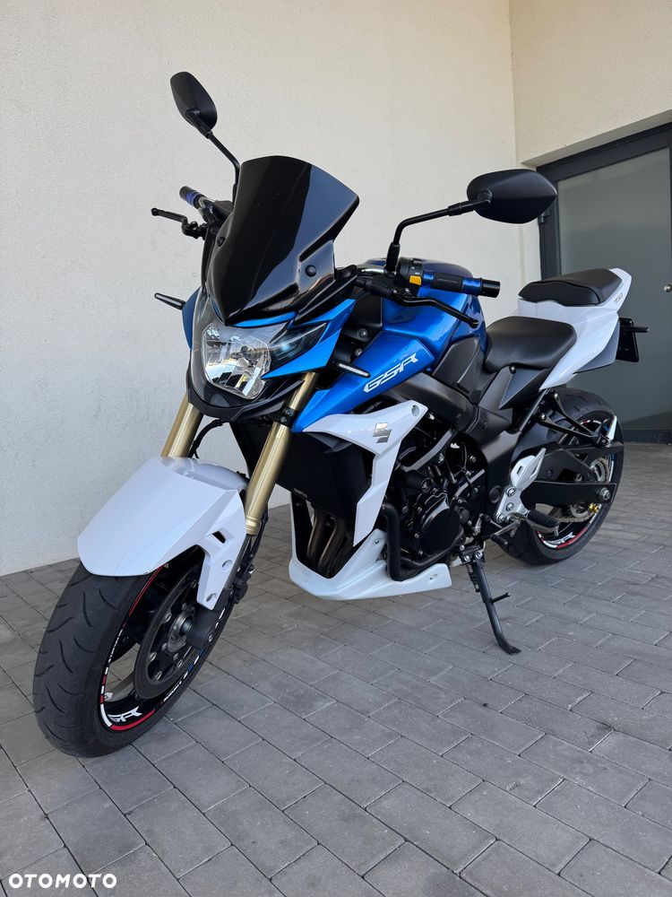 Suzuki GSR - 1