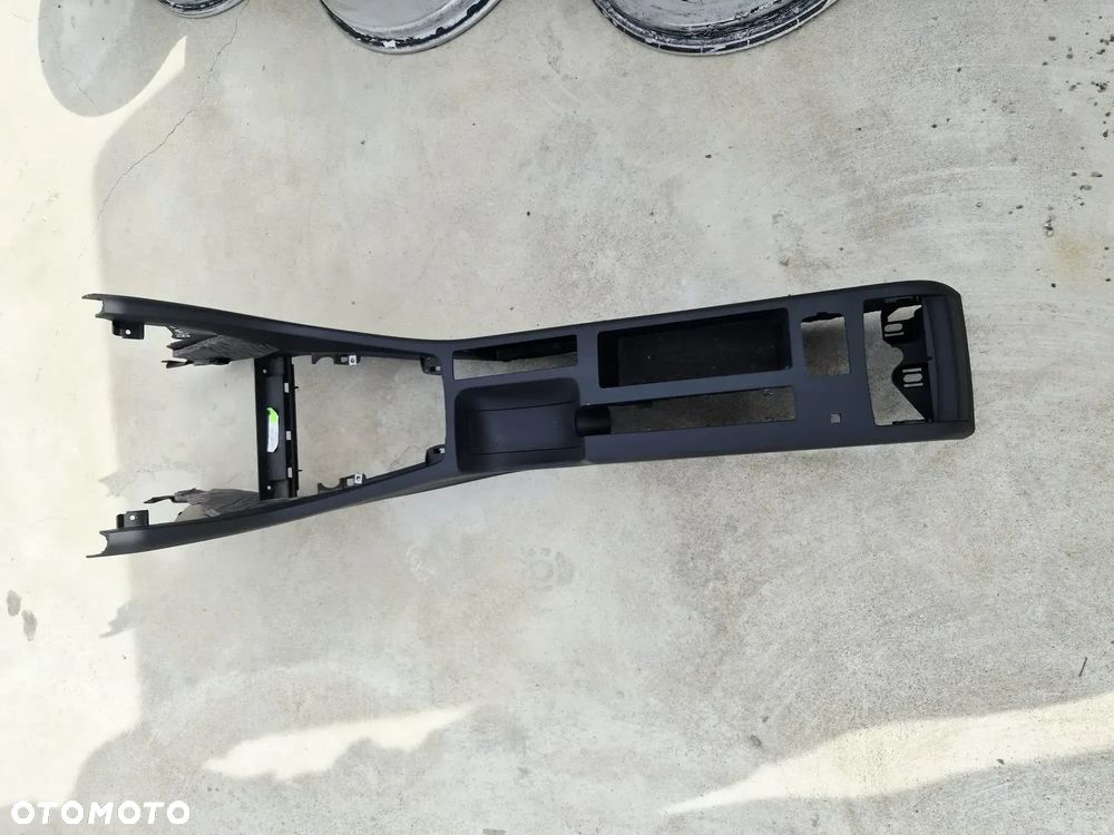 Tunel Środkowy 2Din Czarny Soul Seat Exeo 3R0863241A - 1