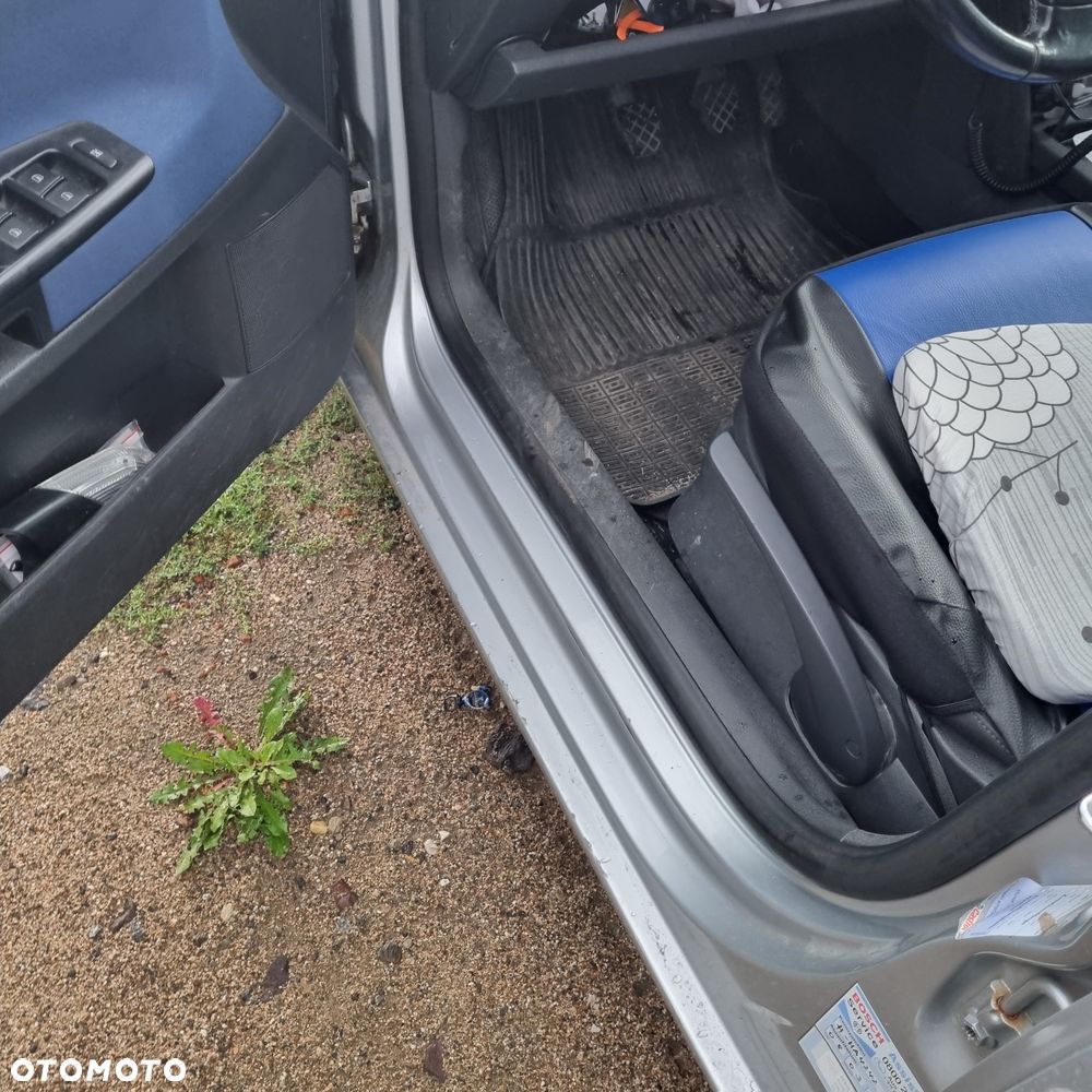 Volkswagen Polo - 2