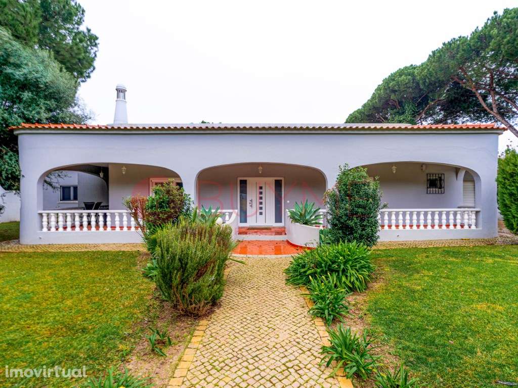 Moradia Nero Arrendamento Anual com 4 Quartos e Piscina a 5 minutos... - Grande imagem: 2/12