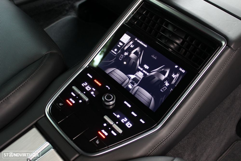 Porsche Panamera 4 S - 26