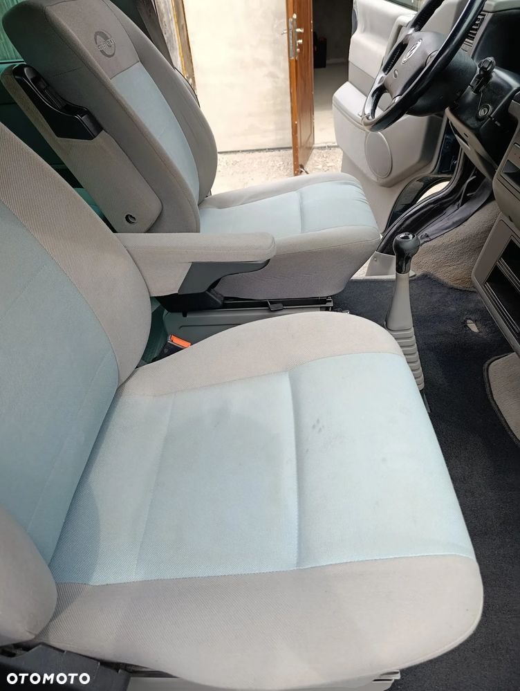 Volkswagen Multivan - 12