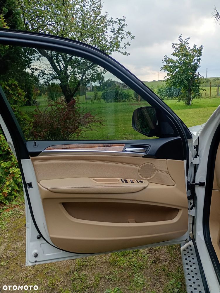 BMW X5 xDrive30i - 8
