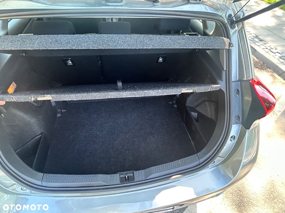 Toyota Auris Hybrid 135 Premium - 23