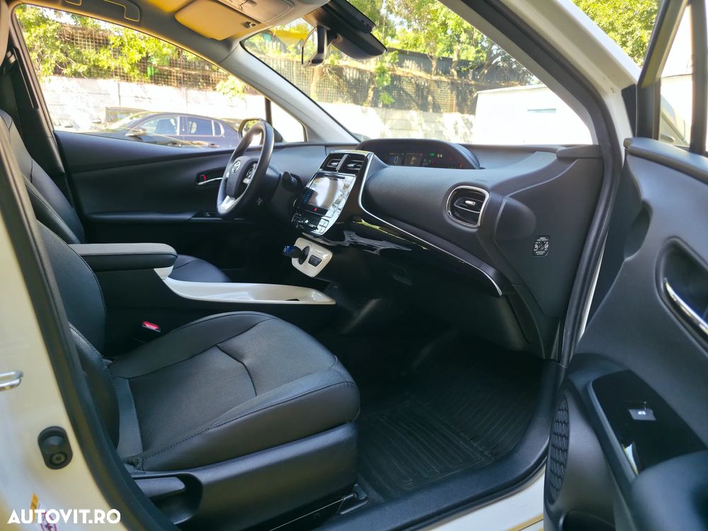 Toyota Prius 1.8 HSD Exclusive Plus - 12