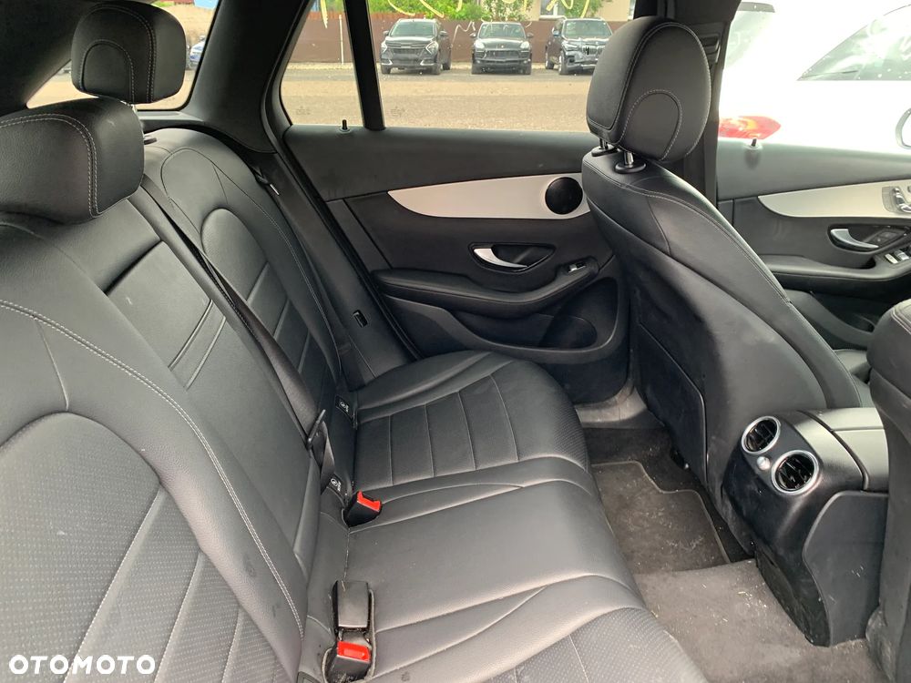 Mercedes-Benz GLC 300 4Matic 9G-TRONIC - 15