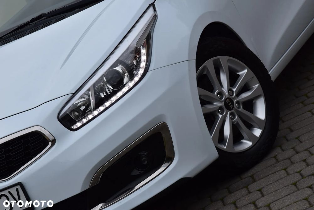 Kia Ceed 1.4 CVVT Dream-Team Edition - 4