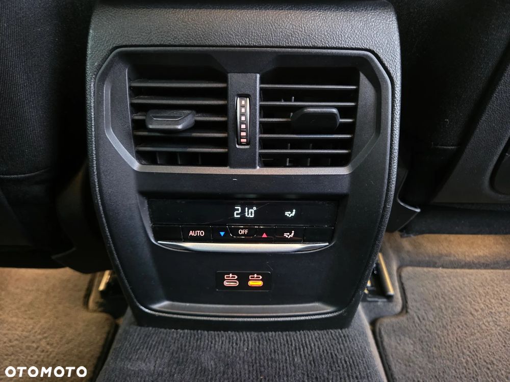 BMW Seria 3 330i Touring xDrive Sport Line - 35