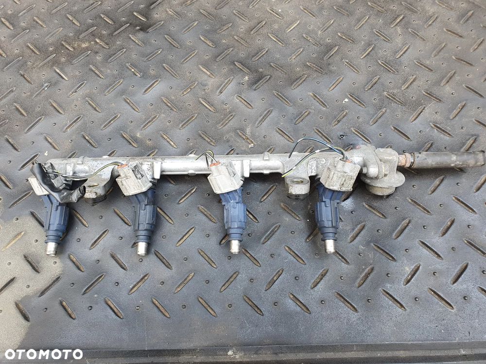 TOYOTA YARIS I 1.0 LISTWA WTRYSKOWA WTRYSKI KOMPLET 4 SZT 23250-0J010 0280156067 POSIADAM 5 SZT - 2