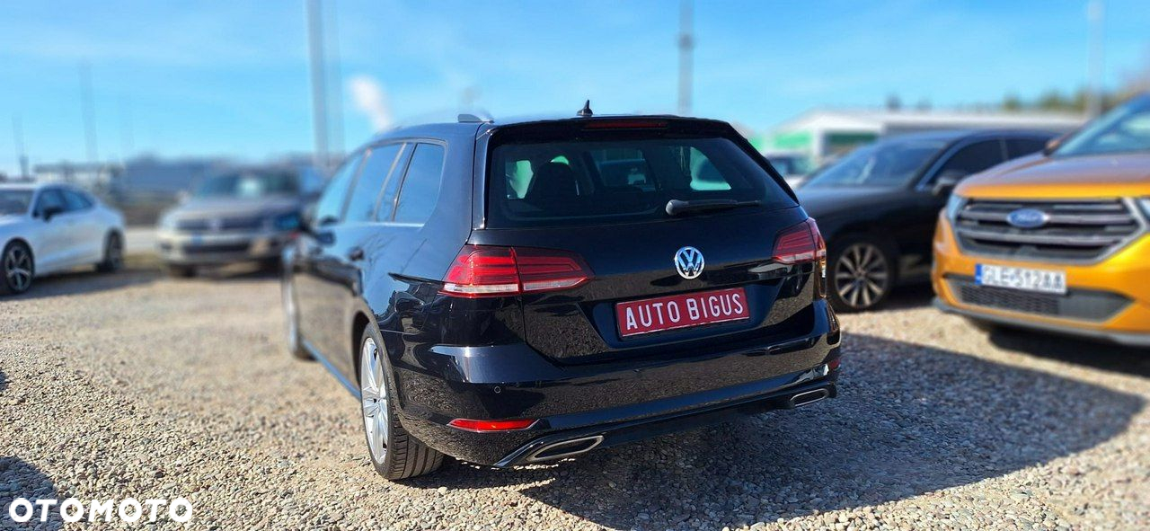 Volkswagen Golf - 6