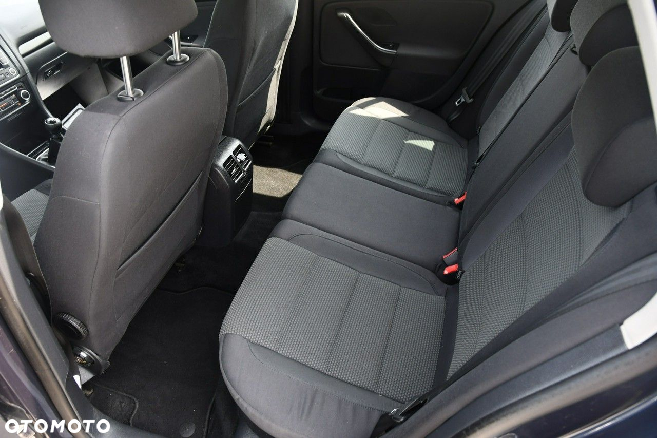 Volkswagen Golf - 19