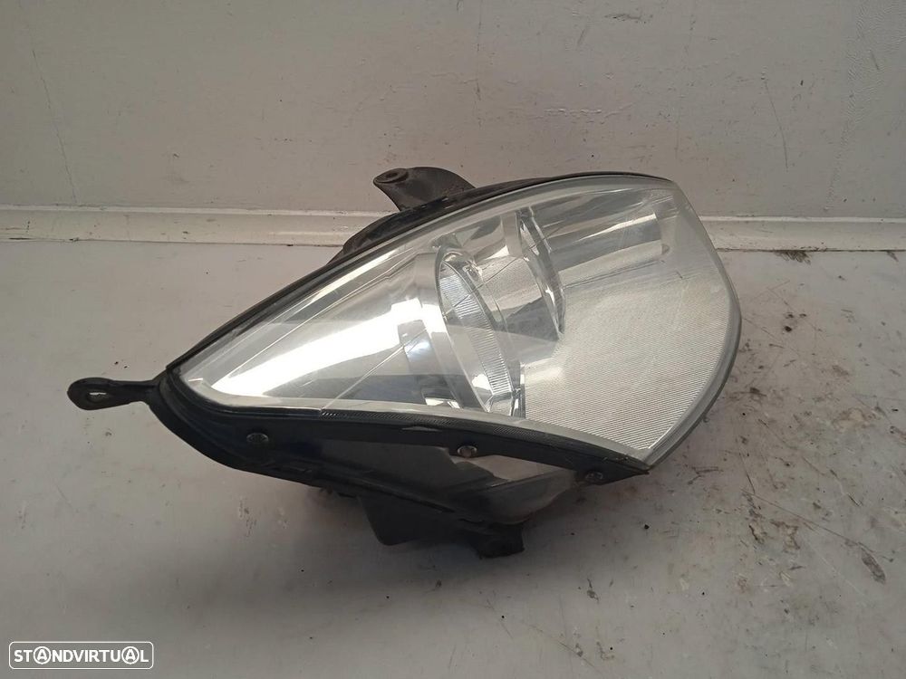 FAROL DIREITO FORD FOCUS 2003 - 1