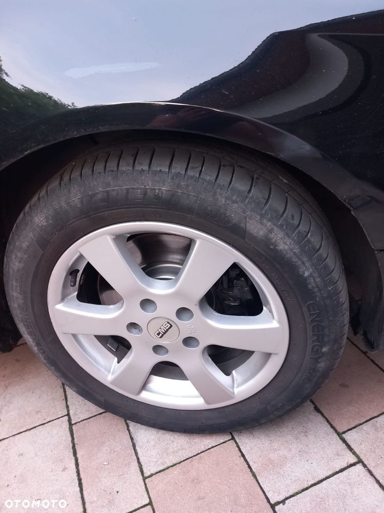 Volkswagen Passat - 4