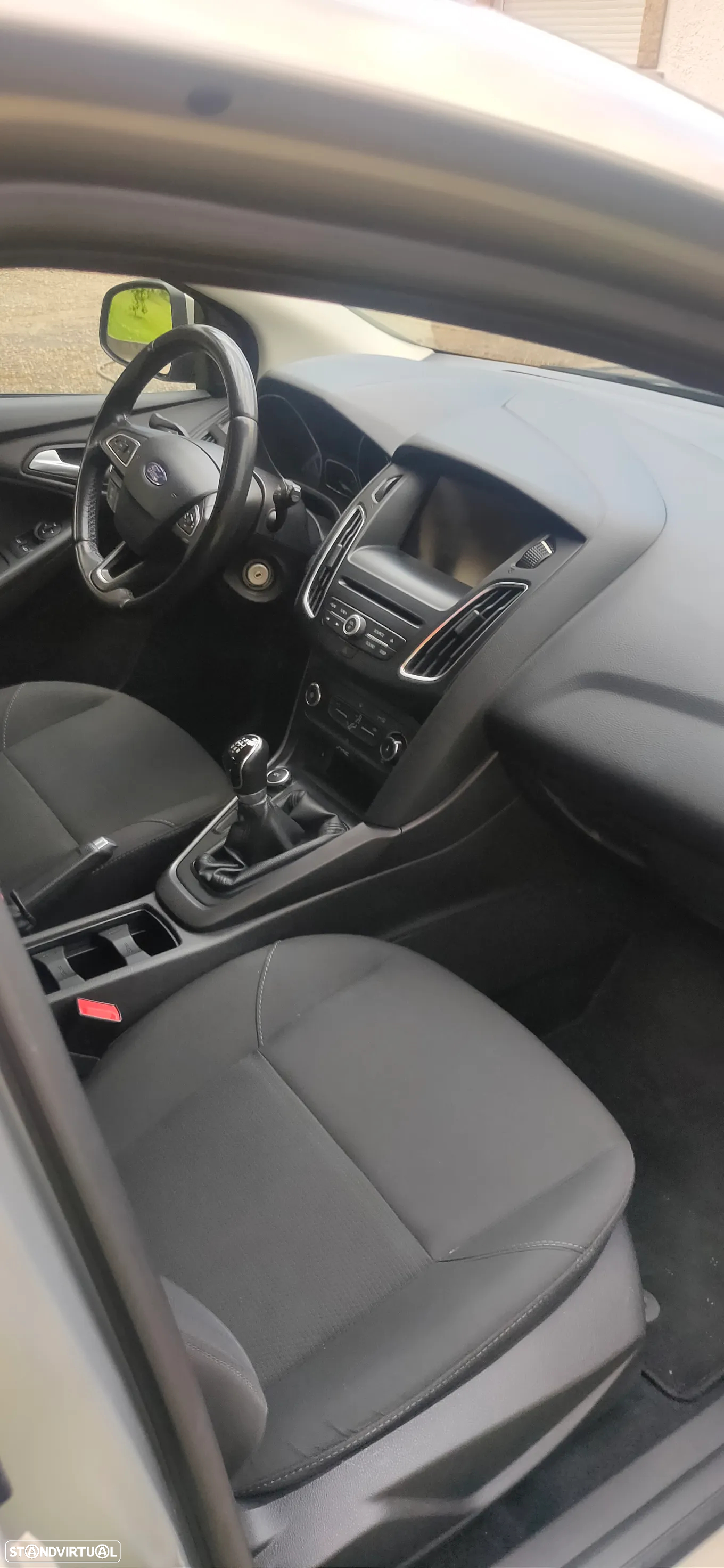 Ford Focus 1.0 EcoBoost S&S COOL&CONNECT DESIGN - 6