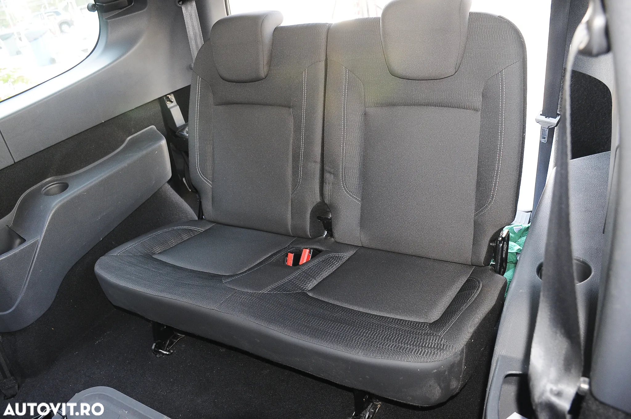 Dacia Lodgy 1.5 dCi 90 CP Ambiance - 8