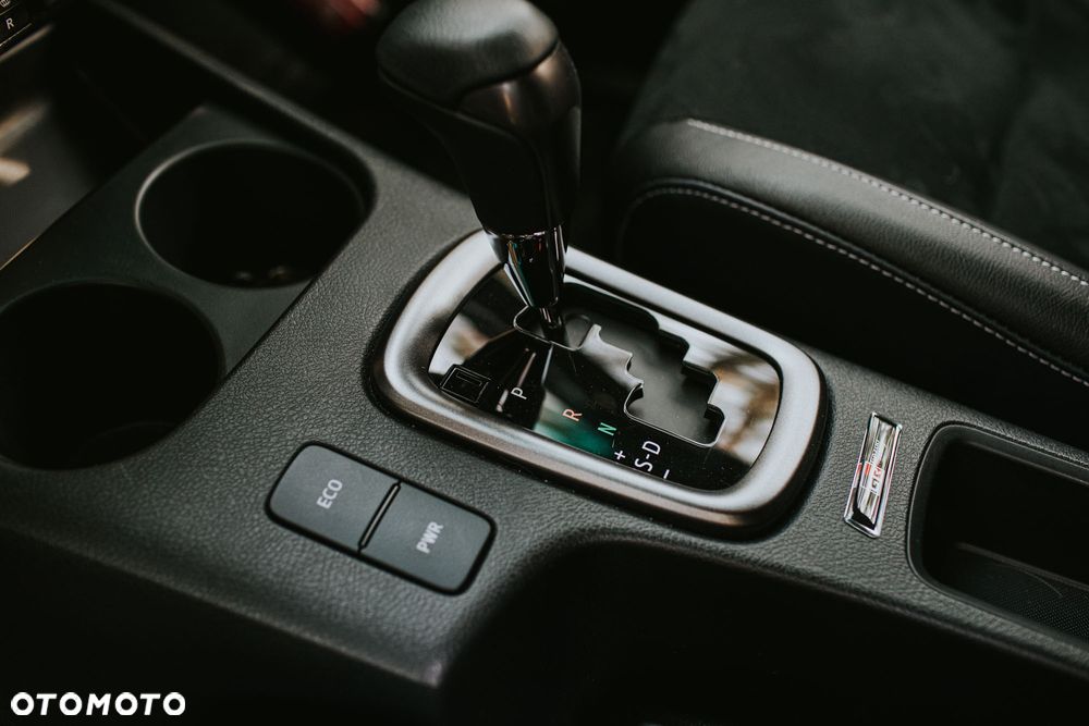 Toyota Hilux 2.8 D-4D Double Cab GR Sport II 4x4 - 29