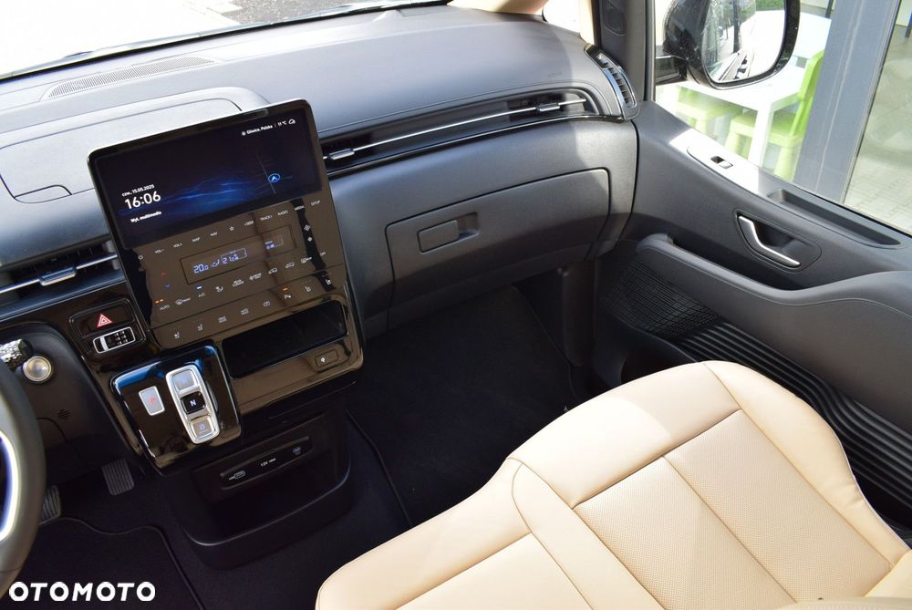 Hyundai Staria - 13
