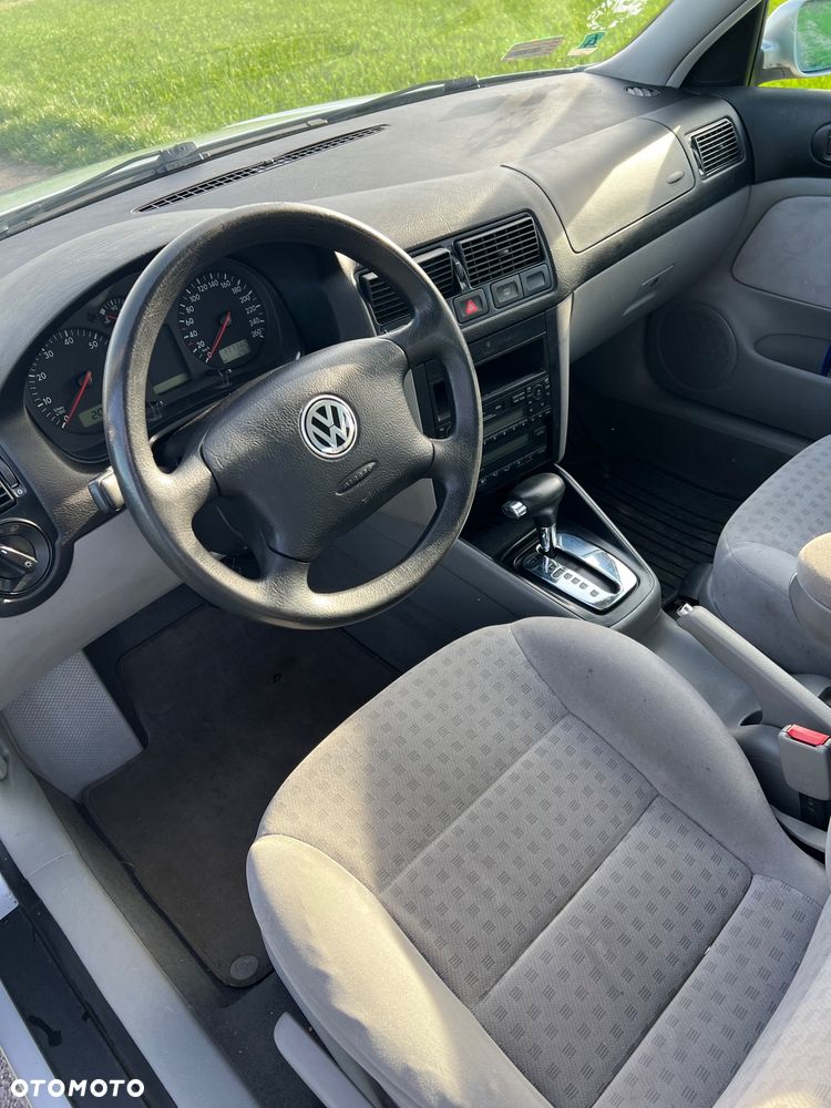 Volkswagen Golf - 14