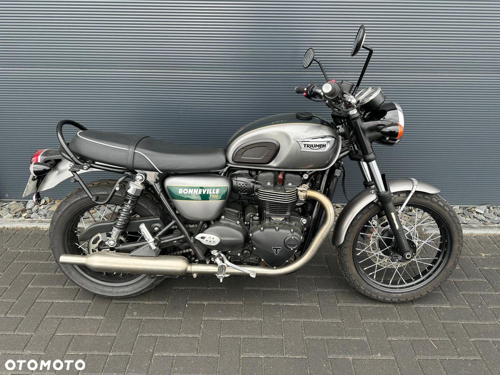 Triumph Bonneville - 5