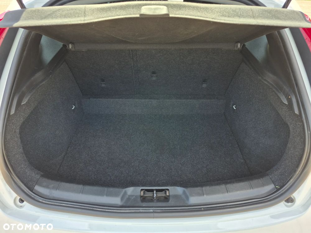 Volvo V40 D2 Momentum - 32