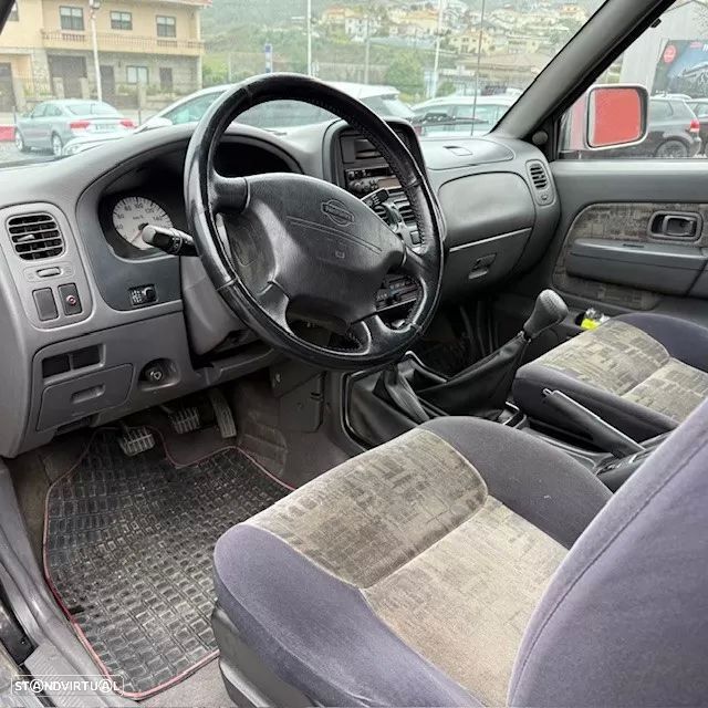 Nissan Navara 2.5 - 11