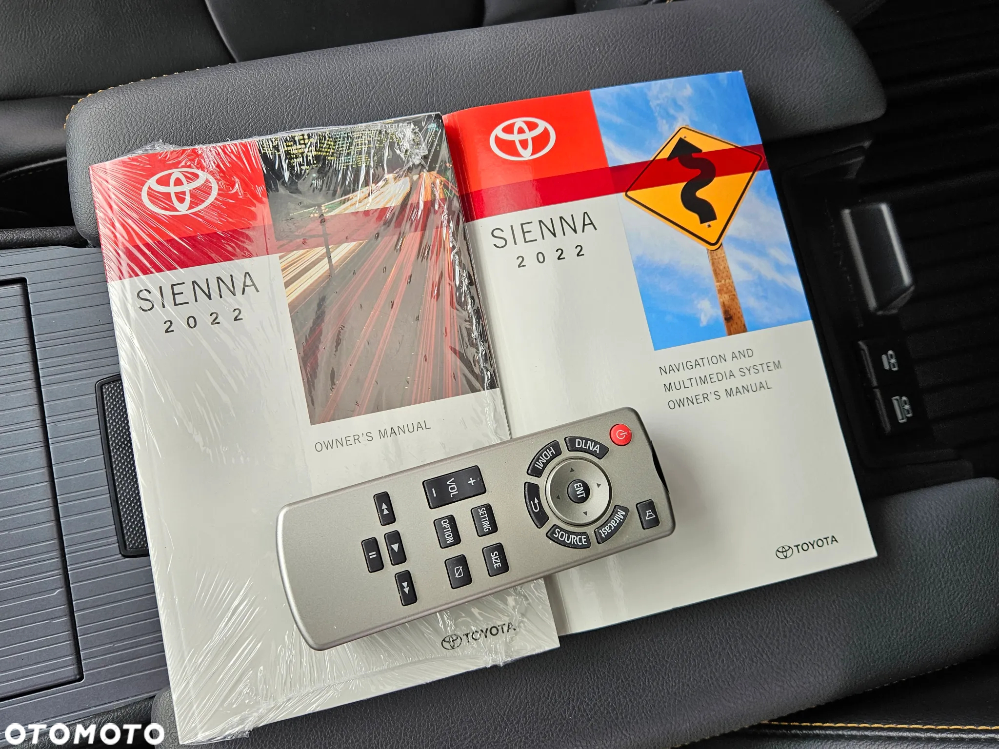 Toyota Sienna - 39