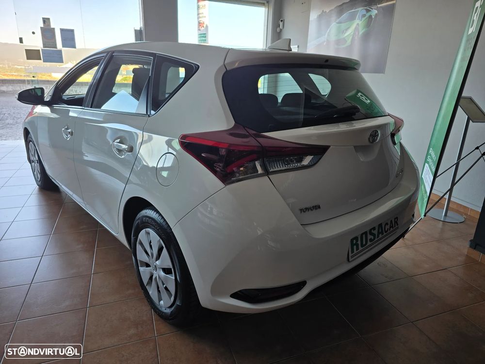 Toyota Auris 1.4 D-4D ACtive+AC - 4