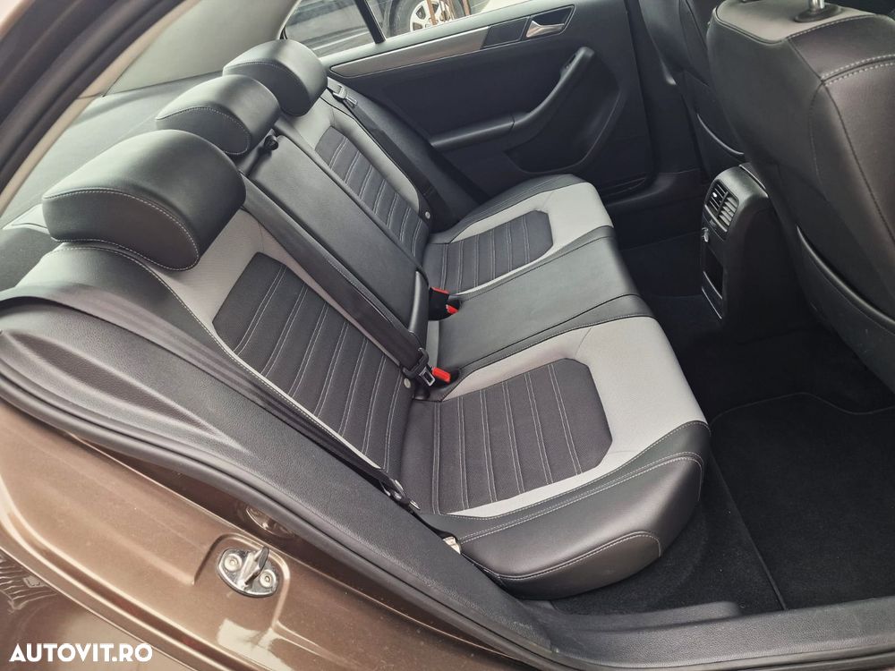 Volkswagen Jetta 1.6 TDI DSG Blue Motion Technology Life - 15