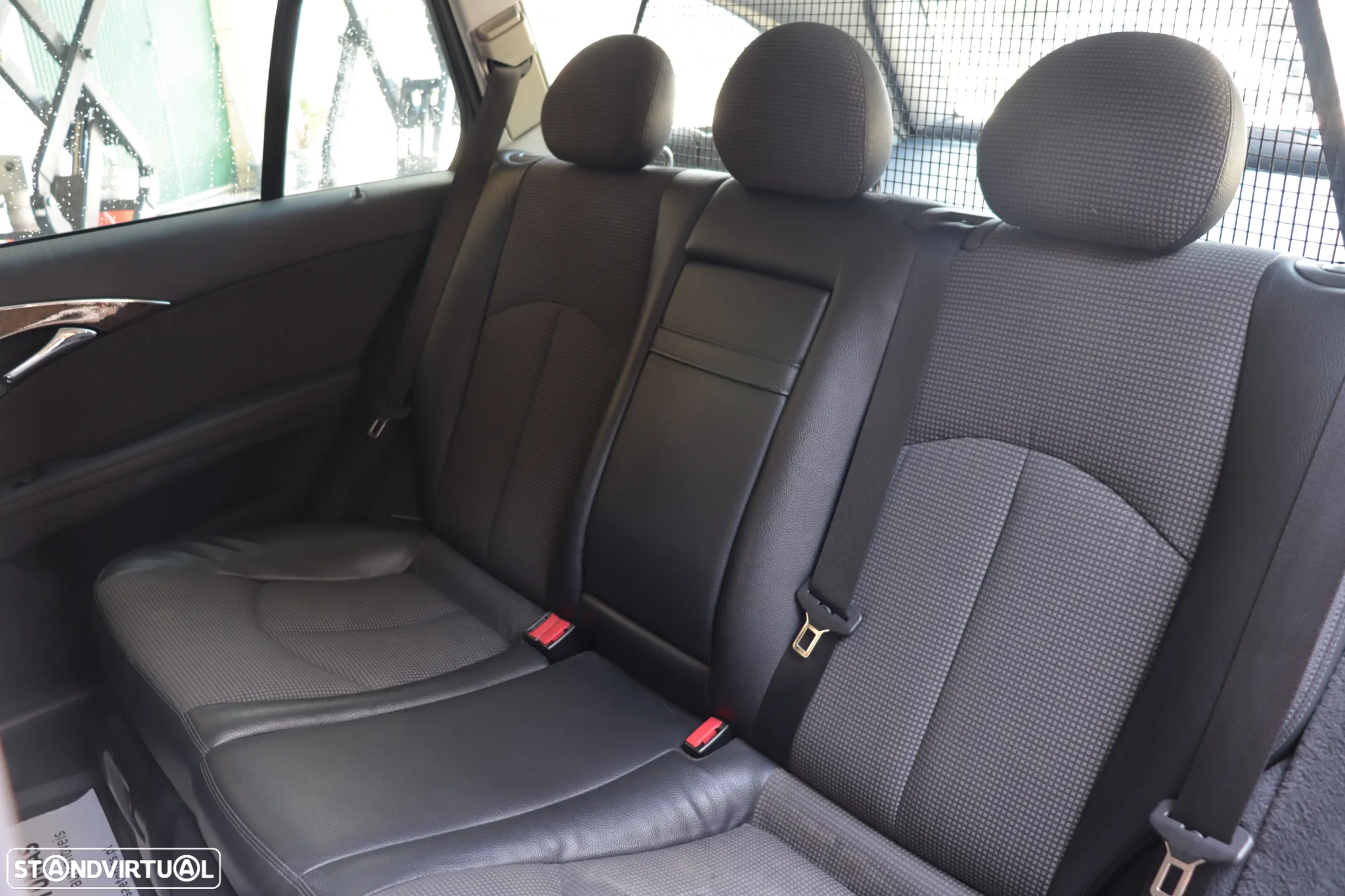 Mercedes-Benz E 220 CDi Avantgarde Aut. - 15