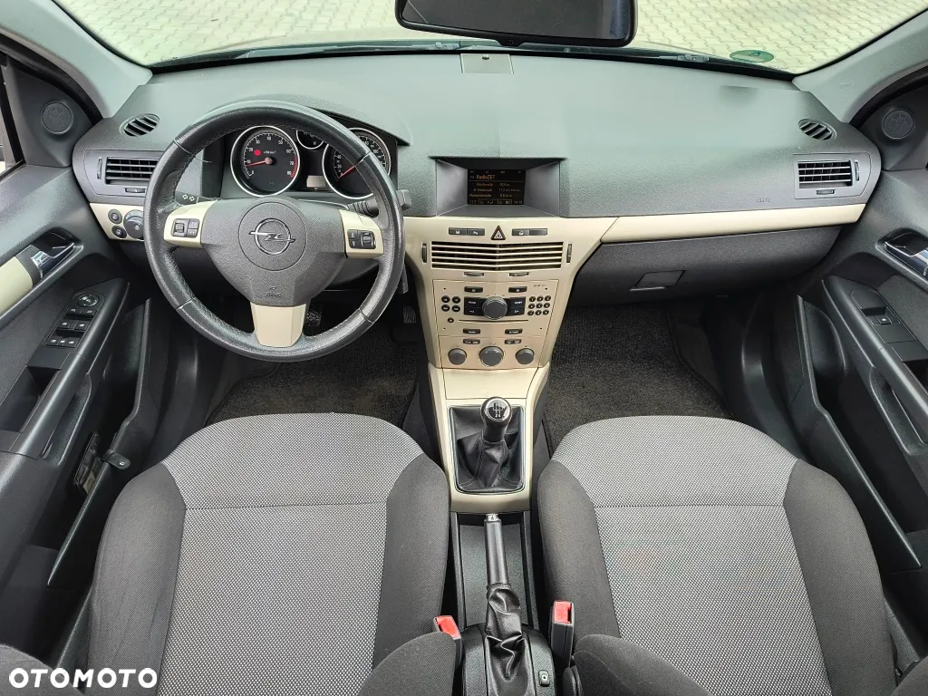 Opel Astra 1.8 Caravan Edition - 12