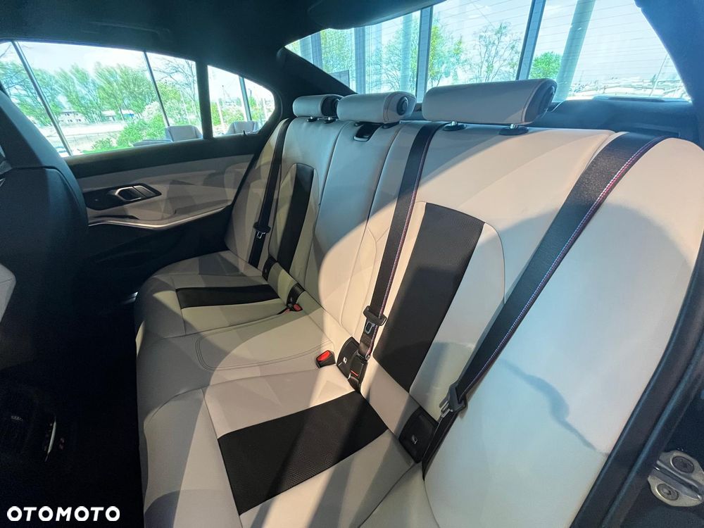 BMW M3 Competition xDrive sport - 24