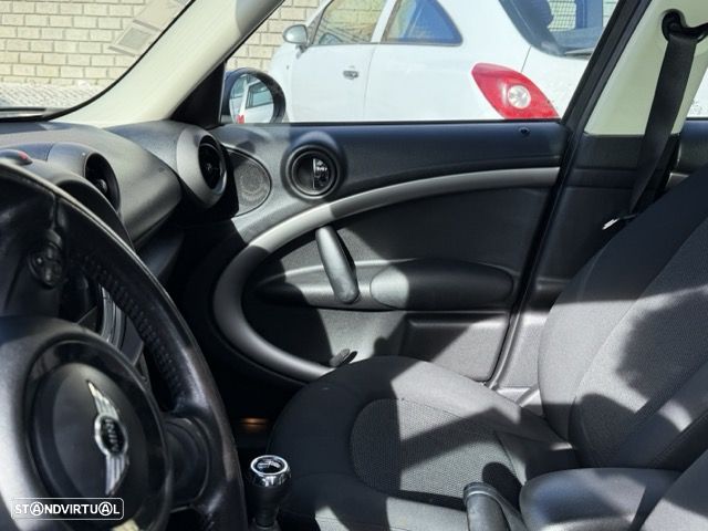 MINI Countryman Cooper D - 15