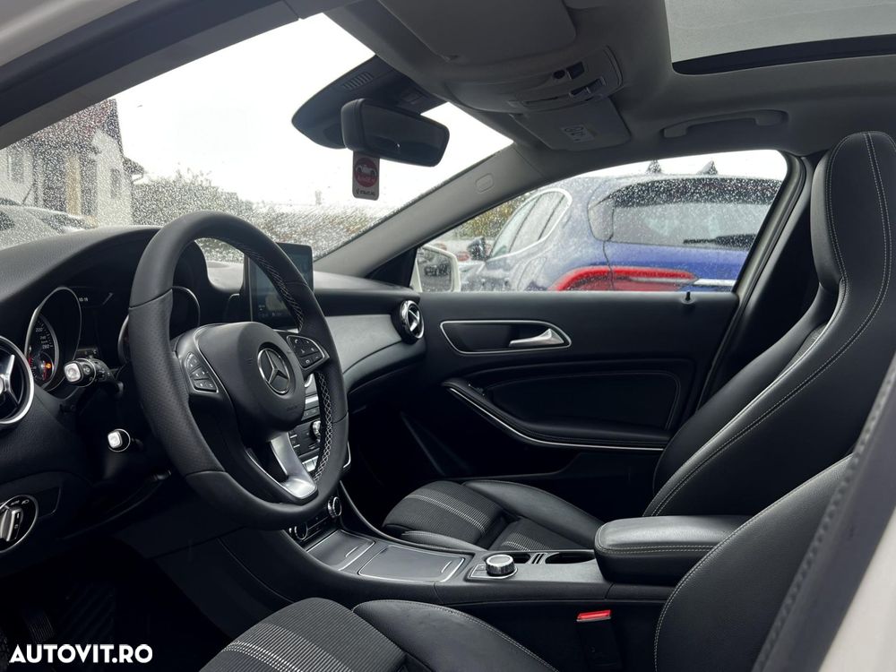 Mercedes-Benz GLA 180 7G-DCT Urban - 5