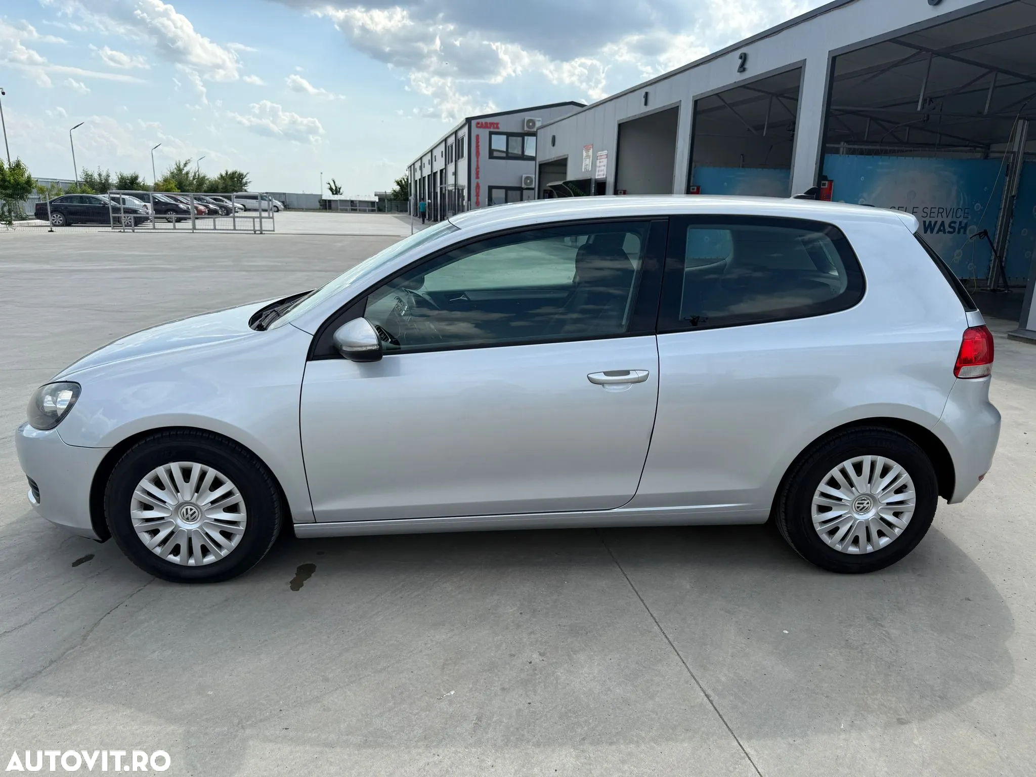 Volkswagen Golf 1.6 TDI BlueMotion Technology Comfortline - 4