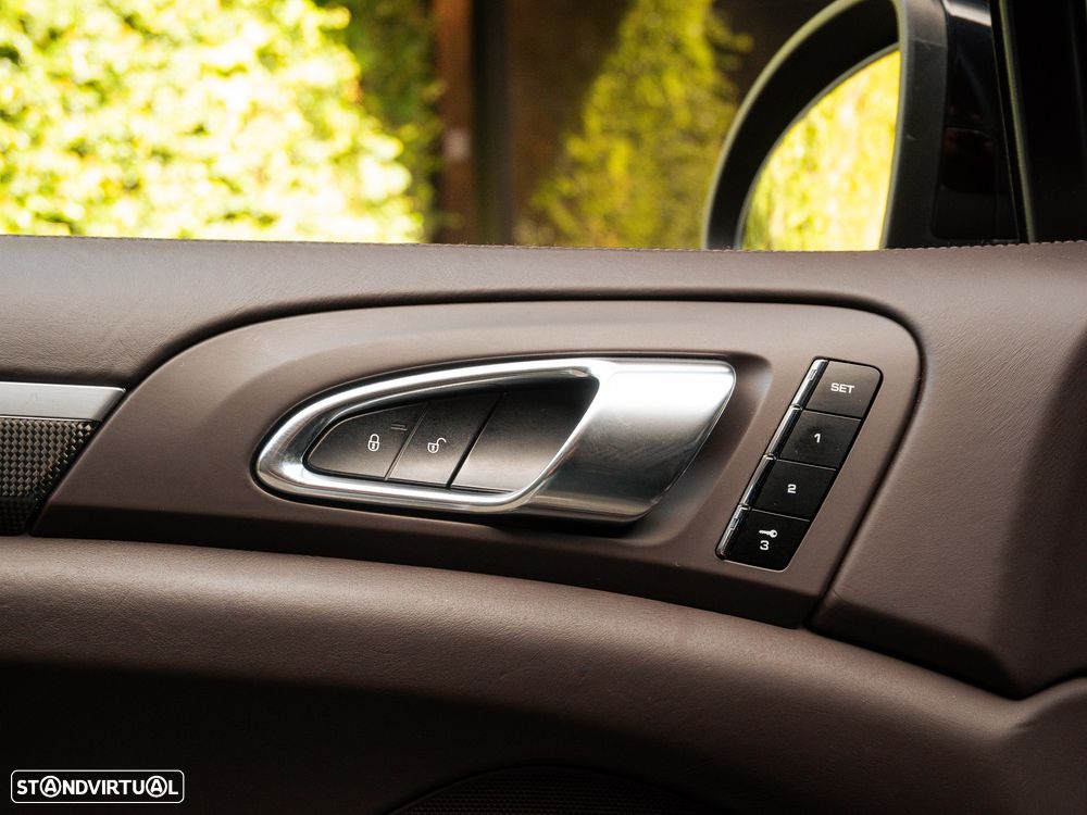 Porsche Cayenne S - 35