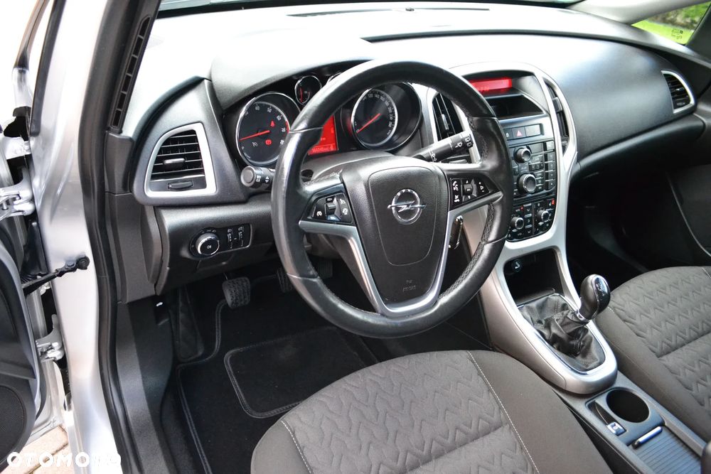 Opel Astra 1.4 T Cosmo EU6 - 16