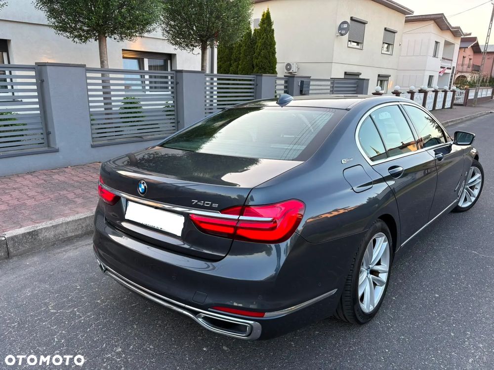 BMW Seria 7 740e iPerformance - 7