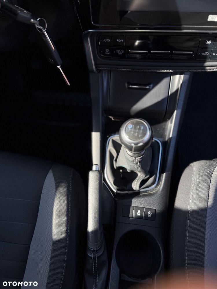 Toyota Auris 1.6 D-4D Prestige - 35