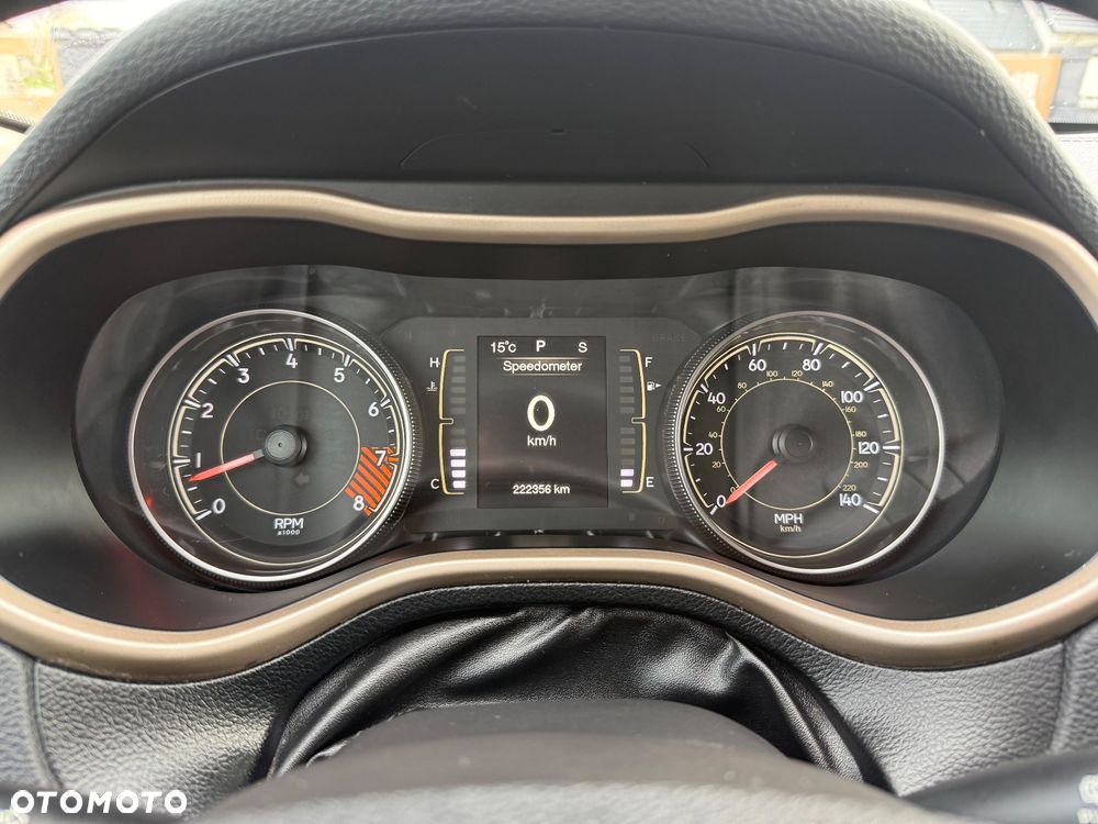 Jeep Cherokee - 4