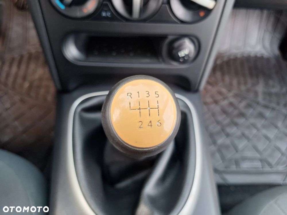 Nissan Qashqai+2 2.0 acenta - 23