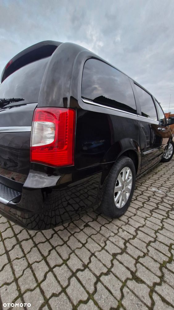 Chrysler Town & Country 3.6 Limited - 15