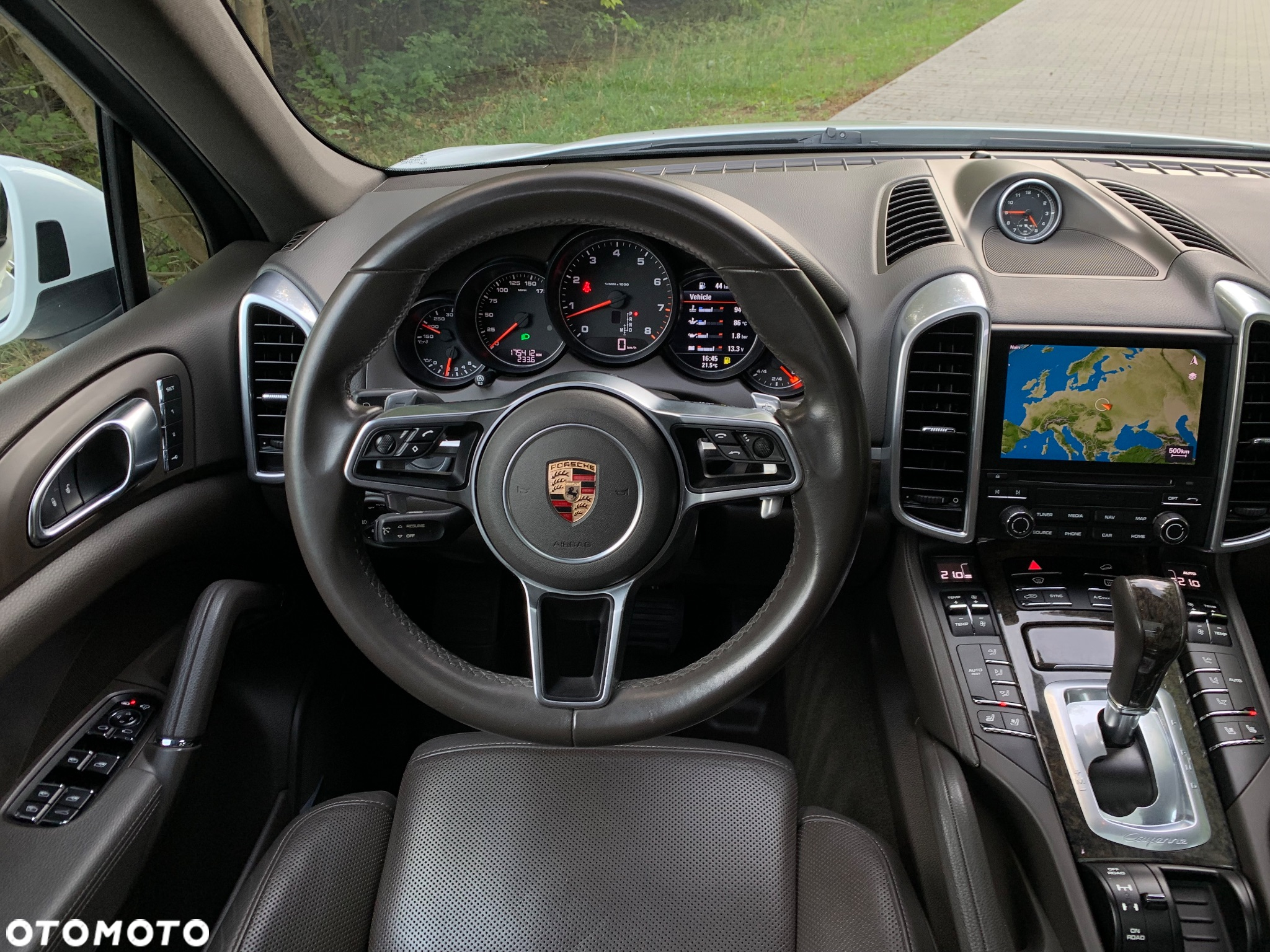 Porsche Cayenne Platinum Edition - 14