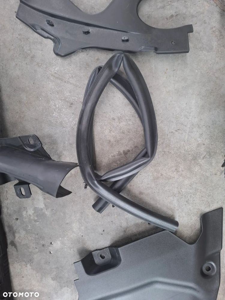 BMW X4 G02 oslony blotnik pas pod maska - 6