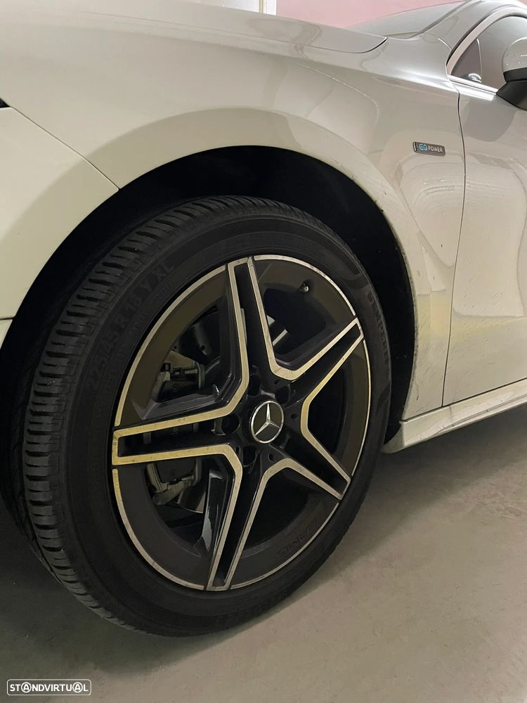 Mercedes-Benz A 250 e 8G-DCT AMG Line Advanced Plus - 3
