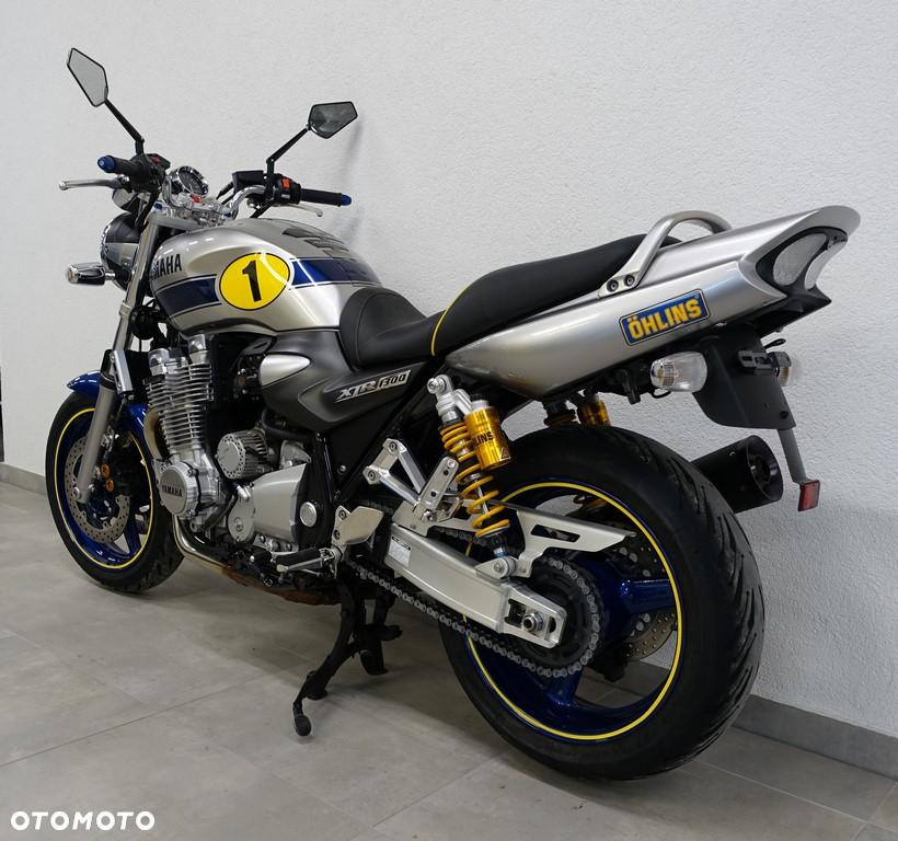 Yamaha XJR - 6
