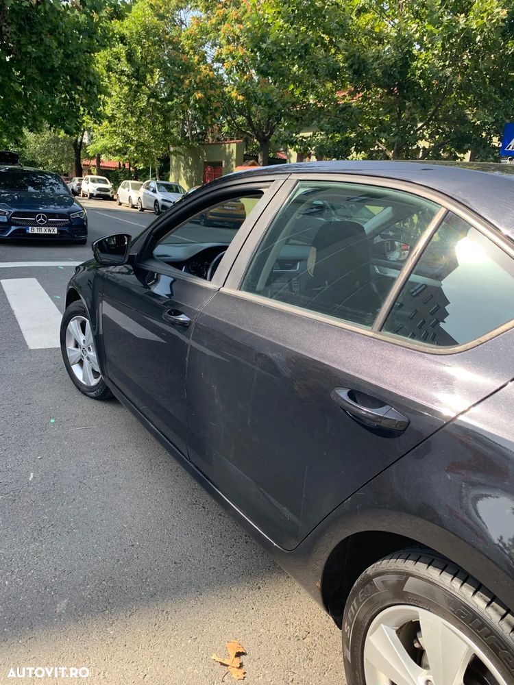 Skoda Octavia 2.0 TDI DSG Style - 10