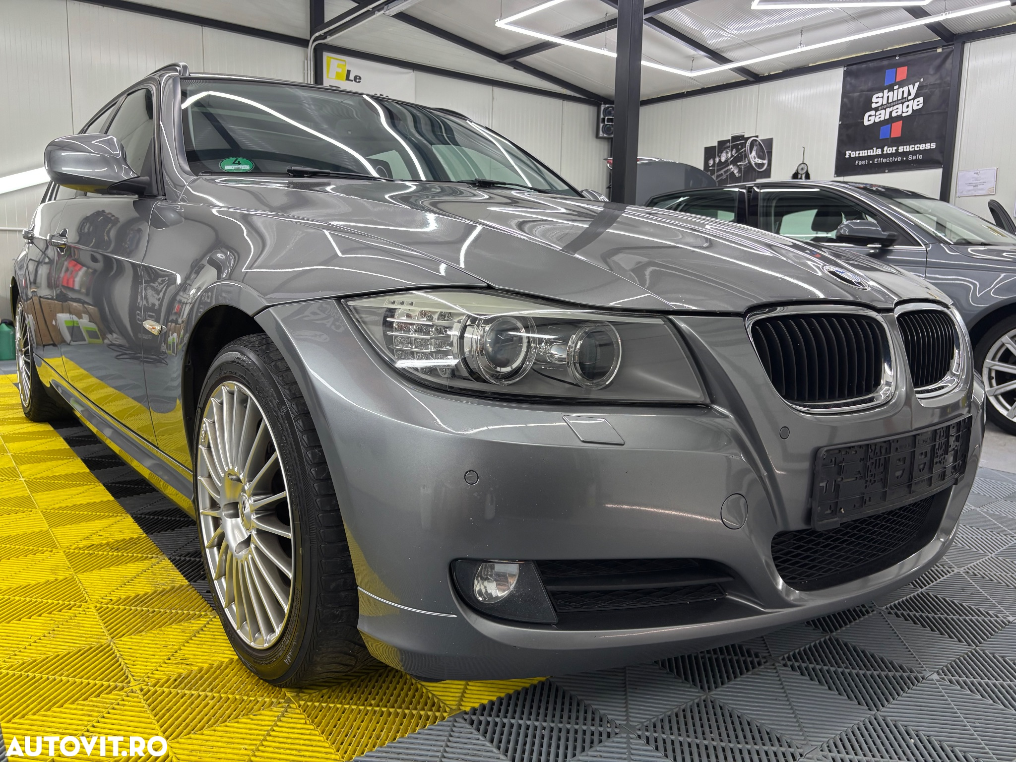 BMW Seria 3 320d DPF Touring - 2